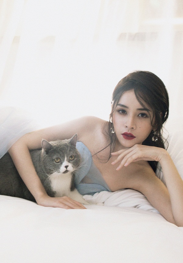 Nhờ đầu tư chỉn chu, bộ ảnh đẹp “mãn nhãn” này giúp nữ diễn viên nhận được nhiều sự ủng hộ từ người hâm mộ.