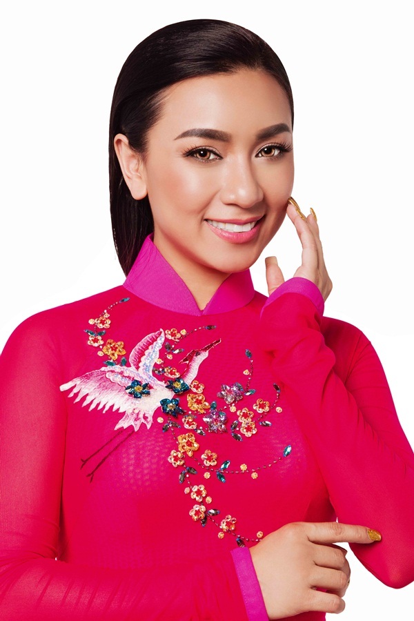 Cô từng gặp nhiều tin đồn tình cảm, tuy nhiên, chỉ có mối tình với nam diễn viên Lý Hùng là được xác nhận.