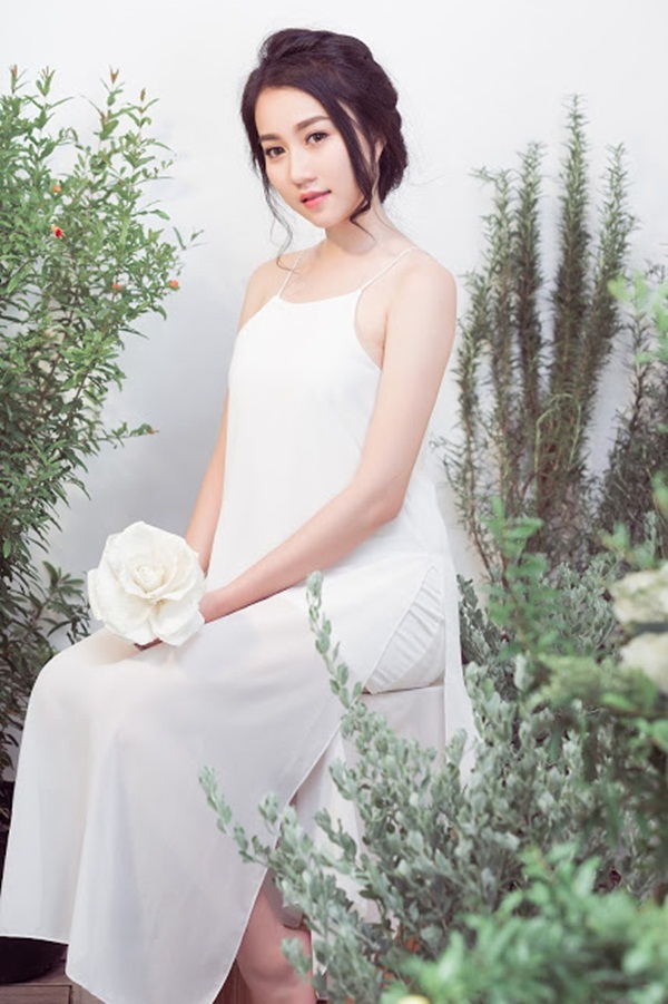 “Bạn gái" Sơn Tùng MTP mong manh như đóa tường vy - 1 “Bạn gái" Sơn Tùng MTP mong manh như đóa tường vy - 1