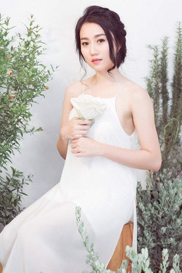 “Bạn gái" Sơn Tùng MTP mong manh như đóa tường vy - 4 “Bạn gái" Sơn Tùng MTP mong manh như đóa tường vy - 4