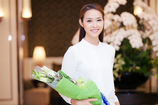 Là gương mặt đại sứ mới của chương trình, diễn viên Diệp Bảo Ngọc chia sẻ: “Mỗi hoạt động cộng đồng dù lớn hay nhỏ, Ngọc đều muốn góp chút công sức và lòng thành riêng mình. Vết sẹo cuộc đời là dự án từ thiện lớn mà Ngọc muốn tham gia từ lâu, lần đầu có cơ hội đến với dự án từ thiện này, cảm giác rất hạnh phúc và trân trọng. Ngọc mong rằng những tấm lòng hảo tâm trong xã hội ngày một nhiều, để rồi sẽ không còn thấy những trẻ em đói nghèo, bệnh tật trên đất nước”.