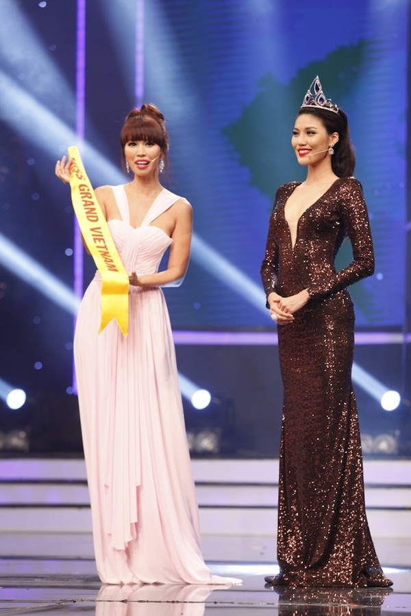 Lan Khuê kì vọng đại diện xuất sắc trong số 14 thí sinh đang bước vào chặng đua nước rút Hoa khôi áo dài 2016 sẽ nắm bắt cơ hội để ghi lại dấu ấn Việt Nam trên đấu trường nhan sắc quốc tế trong thời gian tới.