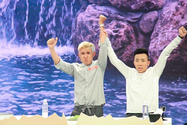 Chính vì lời động viên của người đẹp đã giúp nam ca sĩ vượt qua thử thách một cách dễ dàng.