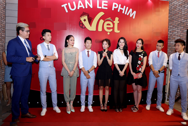 Nữ diễn viên “Đập cánh giữa không trung” Thùy Anh, Hà Min, Salim, nhóm Oplus cũng có mặt tối qua.