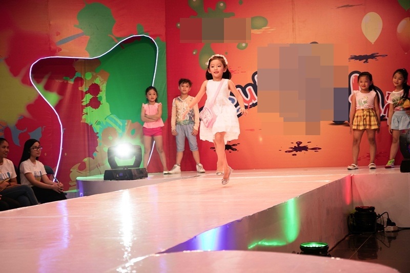 Thần thái vô cùng tự nhiên.