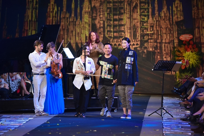 Đêm nghê thuật "Những thiên thần nước Ý" lung linh sắc màu, ấm áp tình hữu nghị - 5 Đêm nghê thuật "Những thiên thần nước Ý" lung linh sắc màu, ấm áp tình hữu nghị - 5