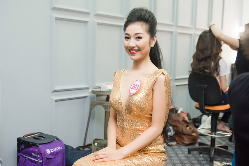 Nhiều bạn ở xa hoặc chưa kịp chuẩn bị dạ hội đều được ban tổ chức hỗ trợ trang phục. Theo đó, những hình ảnh đầu tiên sẽ sớm được ban tổ chức công bố.