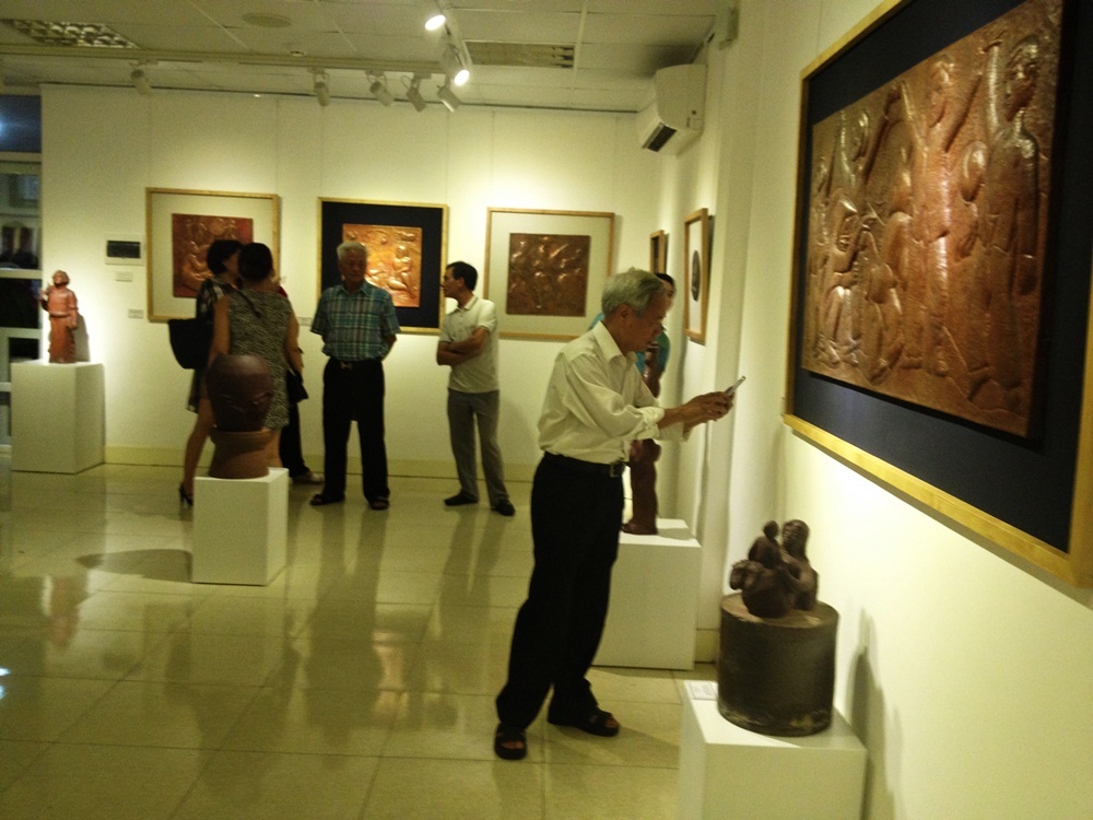 Thưởng lãm tác phẩm của nhà điêu khắc nổi tiếng tạc chân dung lãnh tụ - 5