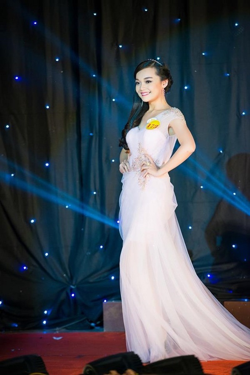 Em trai, em gái tài - sắc của Sơn Tùng M-TP, Mỹ Lan, Phương Linh - 4 Những hình ảnh rạng rỡ của Mỹ Linh trong một hoạt động ở trường.