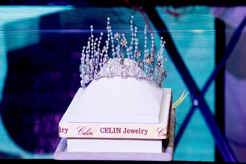 Hé lộ chiếc vương miện danh giá trao cho Hoa khôi Duyên dáng Doanh nhân Việt 2016 - 2 Chiếc vương miện “Queen Lady” được trao cho Nữ hoàng trong đêm hội.