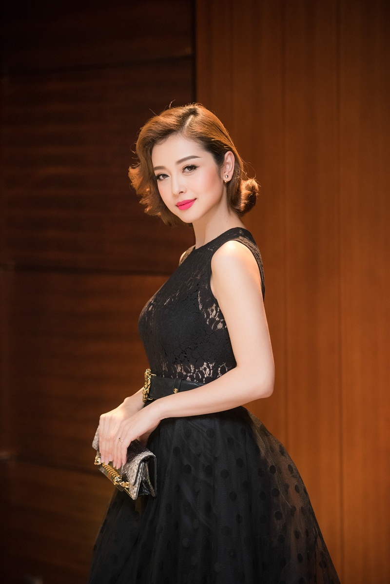 Hoa hậu Jennifer Phạm khoe vẻ đẹp kiêu kì - 9 Hoa hậu Jennifer Phạm khoe vẻ đẹp kiêu kì - 9