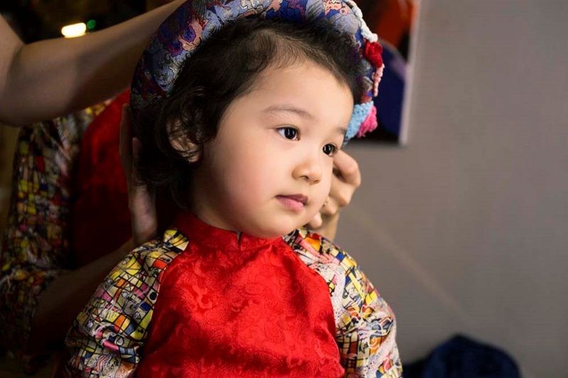 Sao giữ kín chuyện “khai hoa nở nhụy”, lại dáng “thần tốc” sau sinh - 9
Con gái của Hoa hậu thừa hưởng nhiều nét đẹp từ bố mẹ.