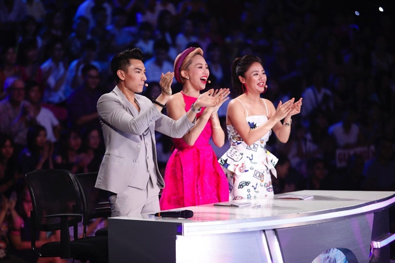 Giám khảo Văn Mai Hương cho rằng Bảo Trân là cô bé vô cùng “bất khuất” vì thể loại nhạc nào, yêu cầu nào đặt ra cũng được em xử lý gọn gàng và đầy bản lĩnh. Giám khảo Văn Mai Hương “ngưỡng mộ”: “Con làm được tất cả mọi thứ mà một người lớn có thể làm được. Con gằn này, hát to, hát nhỏ. Cô xem mà không nghĩ là bạn trẻ con thì chương trình trẻ con mà cho người lớn luôn á”.