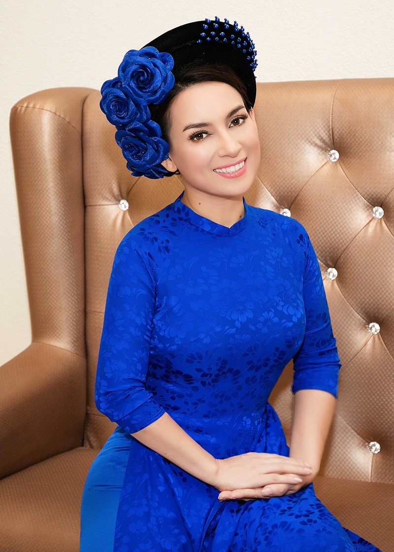 Từ giữa năm 2016, cô bất ngờ thay đổi phong cách. Nữ ca sỹ xuất hiện ở Việt Nam nhiều hơn, tham gia vào nhiều show diễn trong nước, tham gia nhiều hoạt động từ thiện, an sinh xã hội.