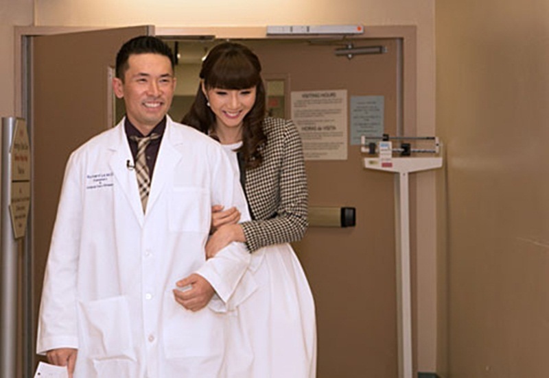 Đối diện với tin đồn ly hôn, khó khăn đến mức phải bán hàng sale ở Mỹ ngay trong thời gian sắp sinh, Ngọc Quyên cho biết, thời điểm đó cô bình thản vì quan trọng gia đình mình hạnh phúc, ổn định là được. Ngọc Quyên chia sẻ, chồng rất quan tâm, chăm sóc, cô không yêu cầu anh phải có nhà, xe triệu đô, vì cô cho rằng khi anh làm việc quá nhiều vì những thứ đó thì quỹ thời gian chung của hai vợ chồng chẳng còn bao nhiêu.