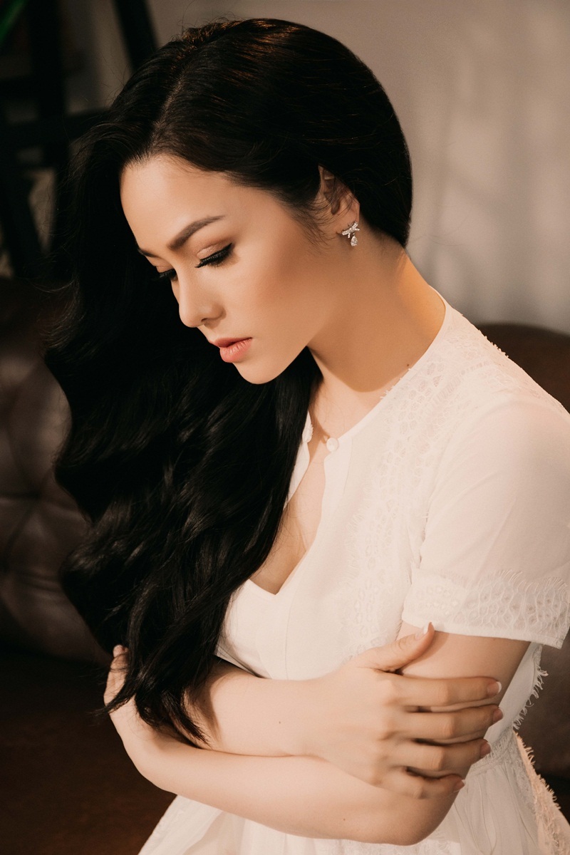 Nhật Kim Anh đẹp mặn mà trở lại showbiz sau sinh - 2 Nhật Kim Anh đẹp mặn mà trở lại showbiz sau sinh - 2