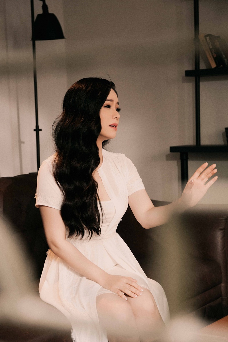 Nhật Kim Anh đẹp mặn mà trở lại showbiz sau sinh - 4 Nhật Kim Anh đẹp mặn mà trở lại showbiz sau sinh - 4