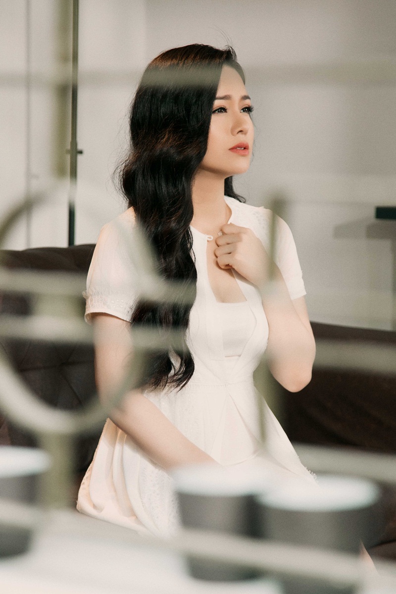 Nhật Kim Anh đẹp mặn mà trở lại showbiz sau sinh - 5 Nhật Kim Anh đẹp mặn mà trở lại showbiz sau sinh - 5