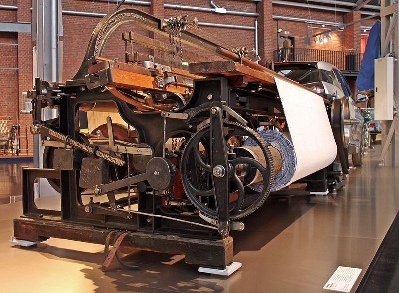 Cỗ máy dệt từ 1902 được trưng bày trong viện bảo tàng công nghiệp Chemnitz.