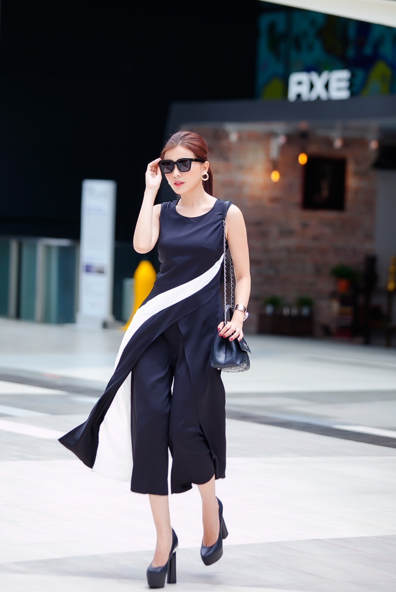 Người đẹp xứ dừa biến hóa với thời trang "sang chảnh" tại Thái Lan - 6 Cao Thái Hà sử dụng giầy Block Hight heels để tăng chiều cao cũng như đẳng cấp cho set đồ.