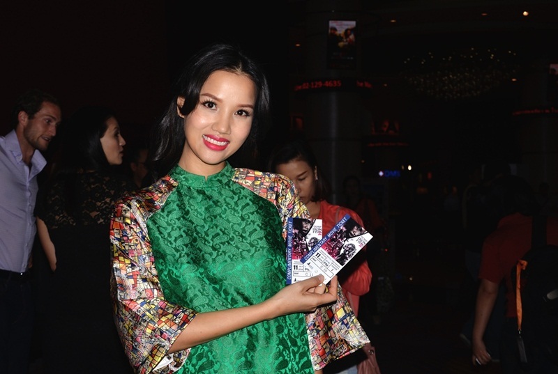 Bebe Phạm tâm sự, khi nhìn thấy vai diễn của chồng trên màn ảnh rộng, cảm giác của cô như những ngày đầu biết về anh, là một fan của Dustin.