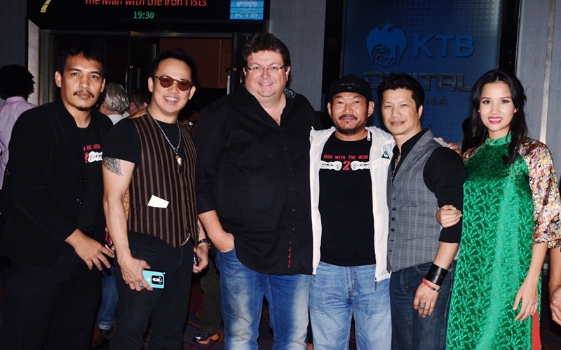 “Tuy nhiên, điều tôi cảm thấy vui nhất ở đây chính là được gặp lại những anh em của êkip và đạo diễn The Man with the Iron Fists”, Dustin Nguyễn nói.