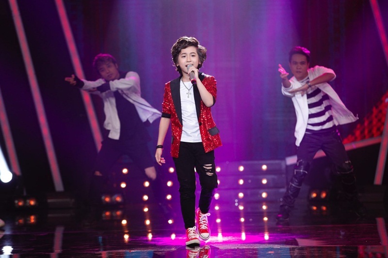 Gia Khiêm với bài hit sôi động Bang Bang Bang (Teddy, G-Dragon, T.O.P) thực sự khiến khán phòng “rực cháy”.