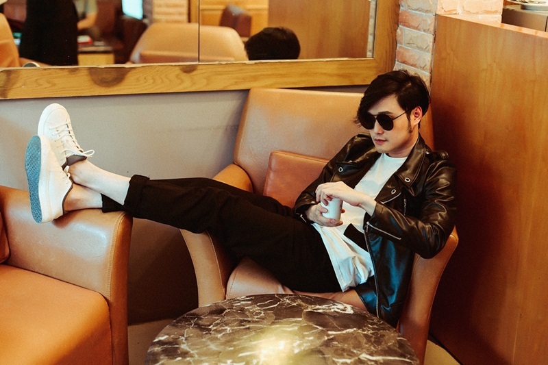 Quang Vinh mặc cực chất, tiết lộ sớm trở lại showbiz Việt - 10 Chiếc áo Jacket da vốn rất quen thuộc với các ngôi sao thế giới.