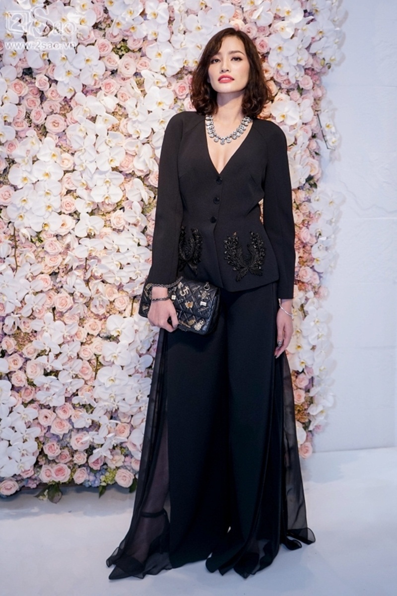 Loạt sao Việt dính top mặc xấu - 7 Set đồ với màu đen sang trọng nhưng không hợp tuổi khiến Trúc Diễn mất đi sự tươi trẻ vốn có.