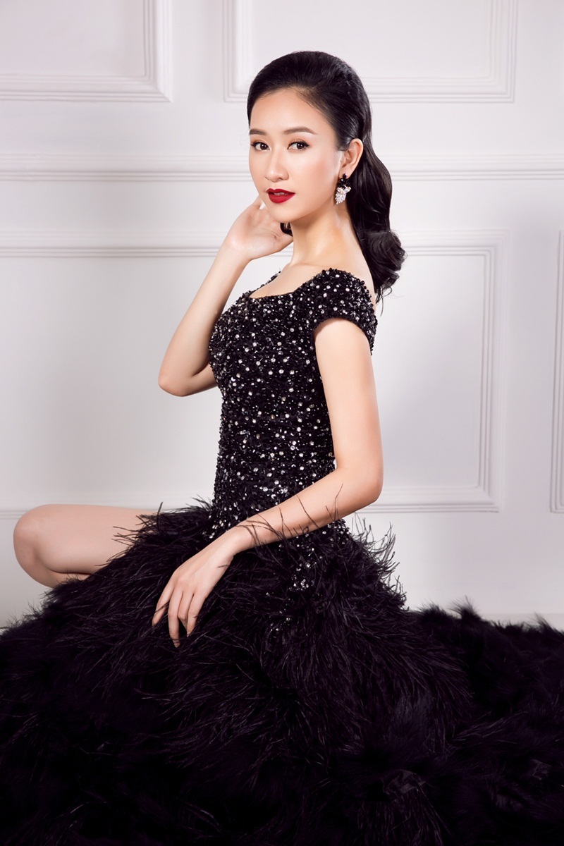 Với vóc dáng cân đối cùng số đo 3 vòng là 86 – 61 – 89 và gương mặt ngọt ngào đậm chất Á đông, Hà Thu đã xuất sắc lọt vào Top 17 chung cuộc cùng giải thưởng Thí sinh được yêu thích nhất do khán giả quốc tế bình chọn.