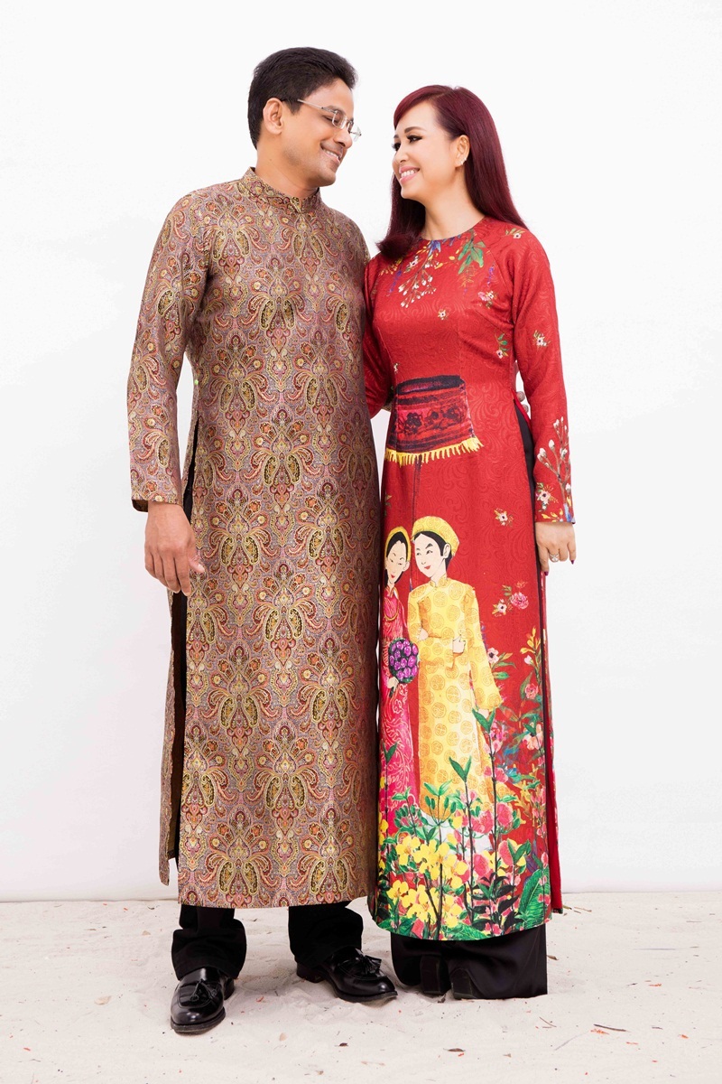 Ông xã của Diệu Hoa là doanh nhân làm việc tại Thái Lan. Họ gặp nhau vào năm 1992, hai năm sau ngày cô đăng quang Hoa hậu Việt Nam.