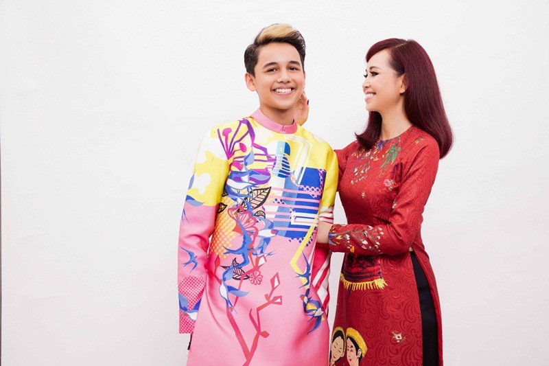 Nói về việc dạy con , Diệu Hoa cho biết vợ chồng cô luôn dõi theo con để biết được đâu là sở trường, năng khiếu của con. Bố mẹ nhiều khi ngồi với con thật lâu để trò chuyện về công việc, nghề nghiệp trong tương lai. Gia đình luôn giữ bầu không khí dân chủ, bố mẹ không áp đặt suy nghĩ với con cái. Diệu Hoa chia sẻ con đầu của cô rất thích học ngành kinh tế. Cô đang hướng cho con được học đúng ngành nghề mình yêu thích để phát huy hết năng lực của con.