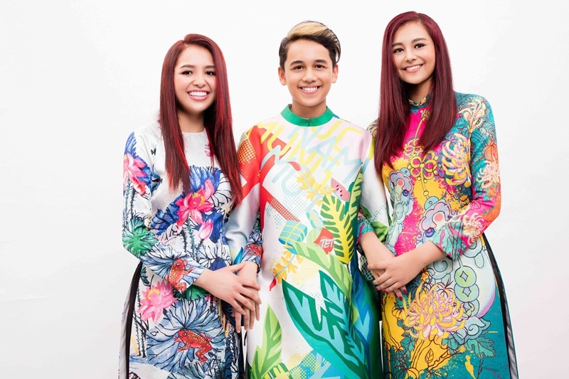 Hai cô con gái đầu hiện tại đang du học ở Mỹ và học rất giỏi còn cậu con trai hiện tại vẫn ở chung cùng bố mẹ.