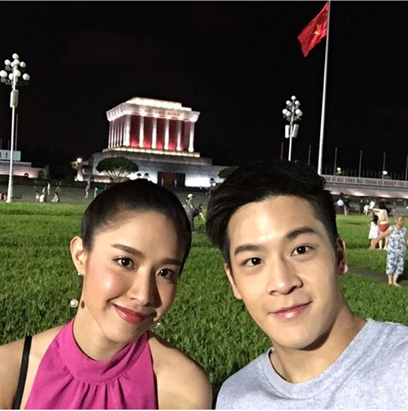 March và bạn diễn check-in ở Lăng Bác.