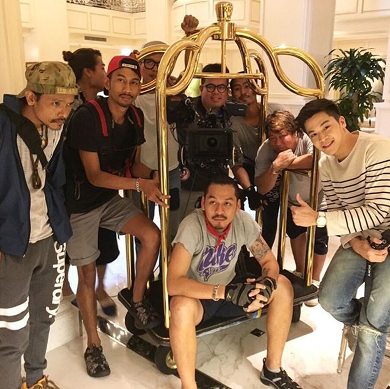 Hình ảnh êkip đoàn làm phim trong quá trình quay tại Việt Nam.