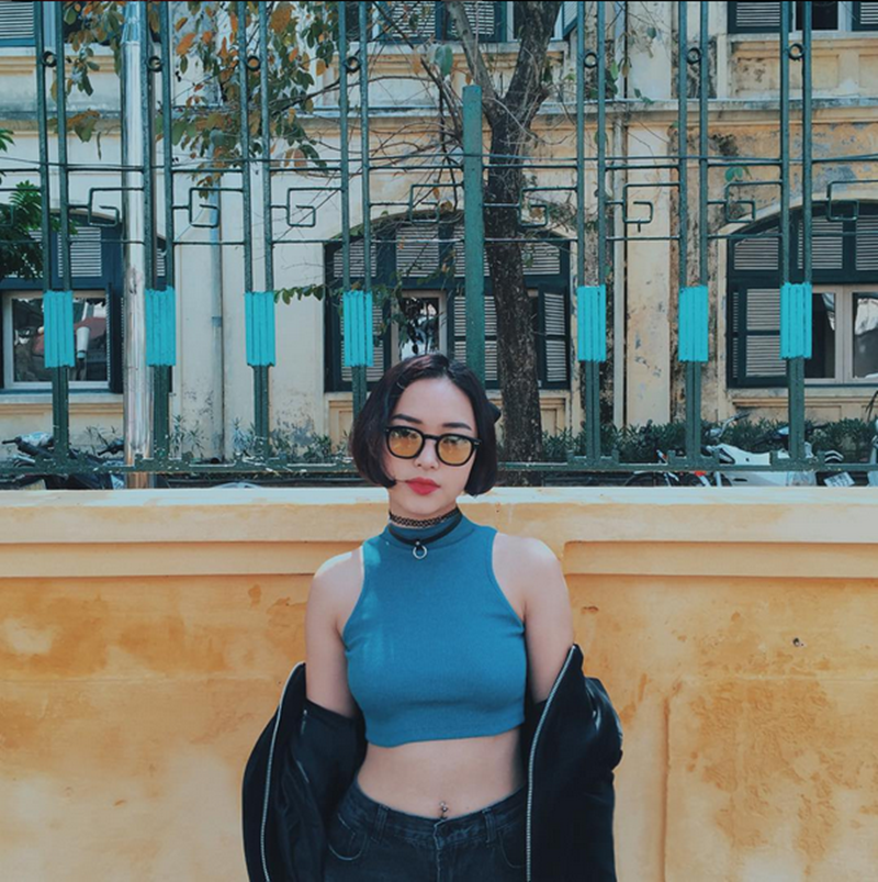 Gặp cô gái fashionista 19 tuổi "chất nhất vịnh Bắc Bộ” - 10 Đối với Châu sexy chính là phong thái: “Nếu của bạn đủ “sexy” dù bạn có sở hữu mình dây hay cơ thể có chút mập mạp, dù bạn không quá xinh đẹp đi chăng nữa thì chắc chắn bạn vẫn gợi cảm tuyệt đối.”, “Châu rất mê phụ nữ sexy, thông minh, có hiểu biết”.