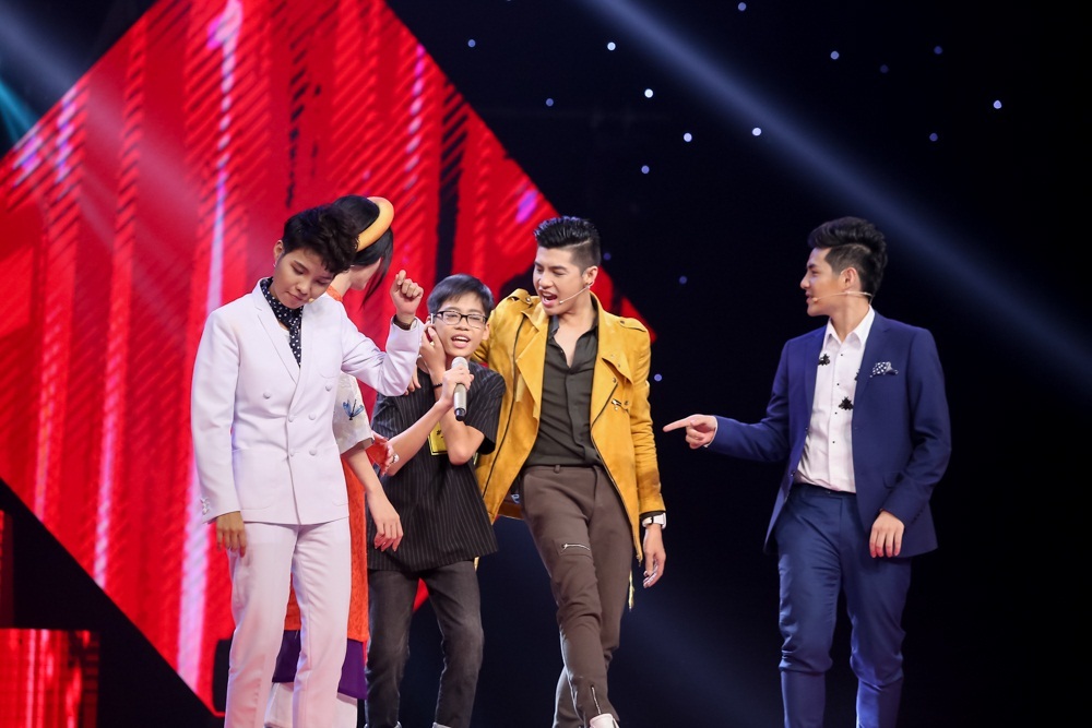 Noo Phước Thịnh mang danh hiệu The Remix “dụ” cậu bé “vắt hai chân lên cổ” - 5 Noo Phước Thịnh mang danh hiệu The Remix “dụ” cậu bé “vắt hai chân lên cổ” - 5