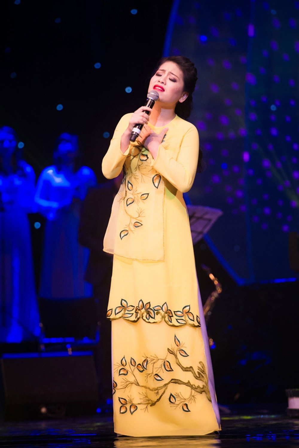 Dàn “Sao nhạc đỏ” quy tụ trong đêm Live Concert tháng 8 - 2 Ca sĩ Anh Thơ.