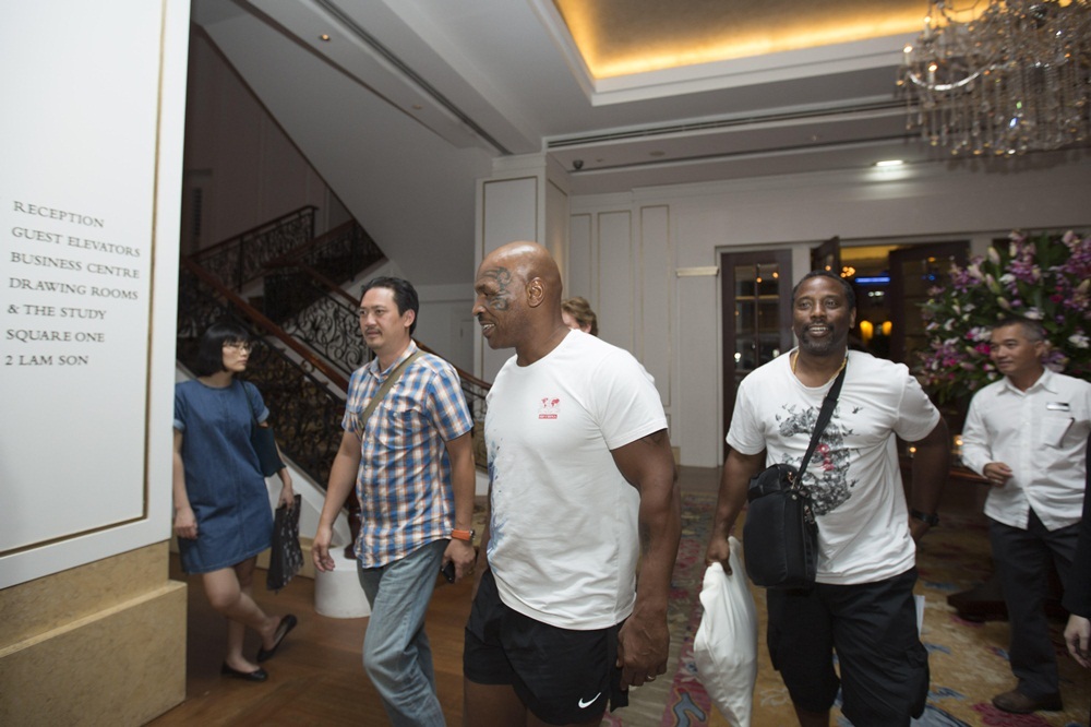 Bộ phim “Girls 2 – Những cô gái và gangster” là bộ phim mới nhất Mike Tyson tham gia. Anh đã lên kế hoạch cho 2 dự án phim kế tiếp vào năm 2017. “Girls 2 – Những cô gái và gangster” là dự án mới nhất Trần Bảo Sơn tham gia sản xuất và đóng vai nam chính. Bộ phim kể về một cuộc trốn chạy không mong đợi của ba cô gái xinh đẹp đến từ HongKong.