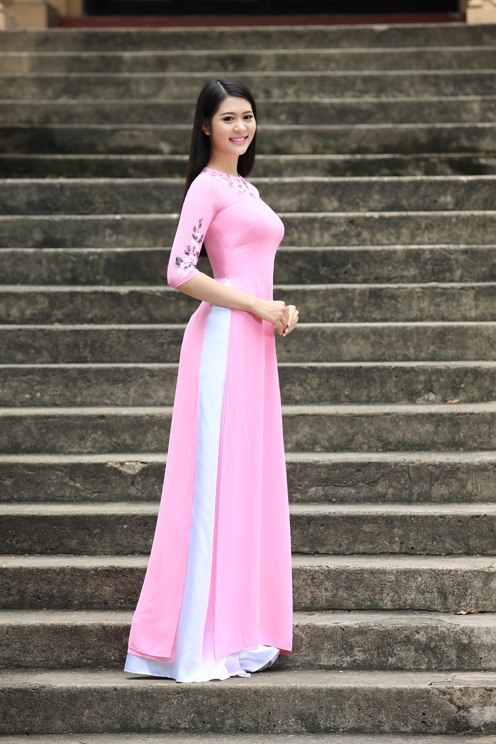 Nhan sắc miền Tây được kì vọng nối gót Đặng Thu Thảo - 3