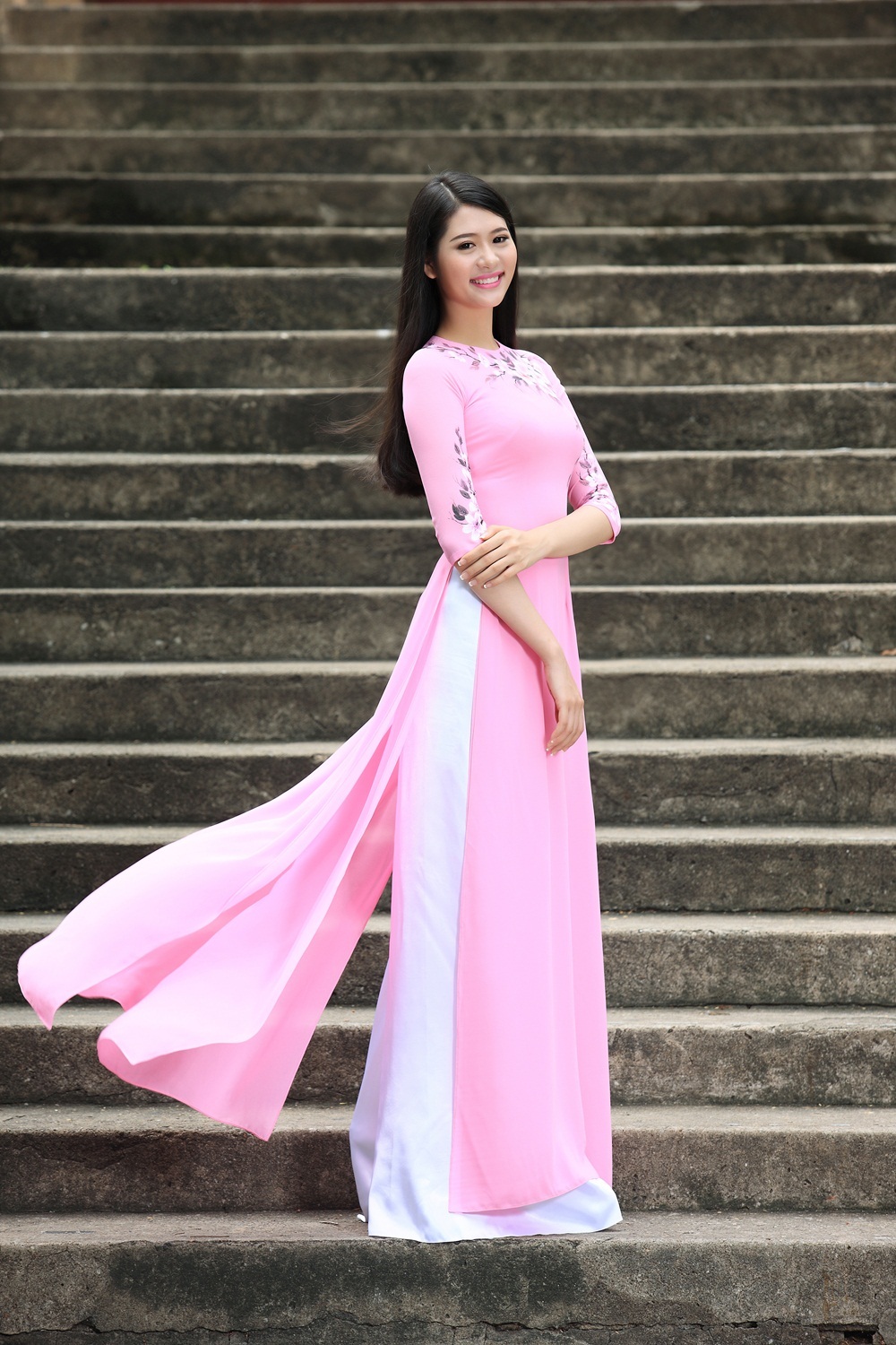 Nhan sắc miền Tây được kì vọng nối gót Đặng Thu Thảo - 2