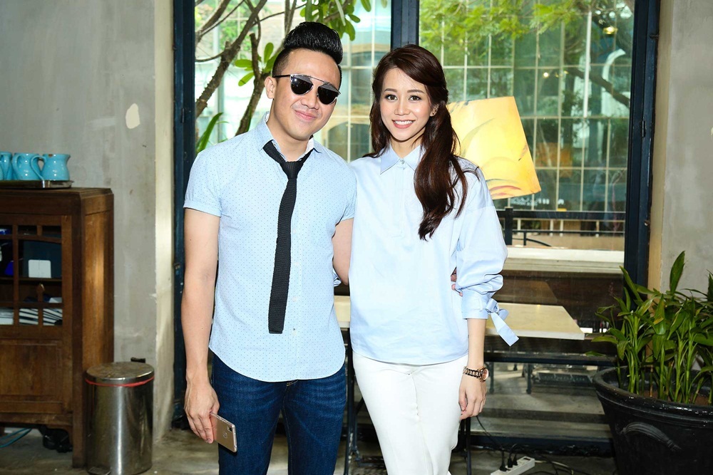 Trấn Thành cho biết, vì Hari cũng từng hôn Ngô Kiến Huy trong phim trước, nên trong phim “Chờ em đến ngày mai” chuẩn bị bấm máy do Trấn Thành và An Nguy đảm nhận vai chính, anh cũng có thể hôn bạn diễn mà Hari không thể phản đối.