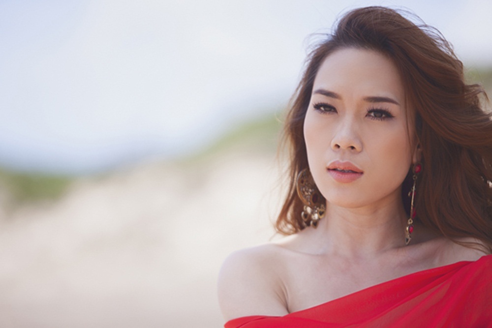 Khi sao Việt bị tố chảnh chọe - 5 Trong một đêm nhạc mới diễn ra, chị gái của nữ ca sĩ Hồ Quỳnh Hương và stylist Lê Minh Ngọc bất ngờ “tố” Mỹ Tâm mắc bệnh ngôi sao, đến trễ giờ ảnh hướng tới ekip.