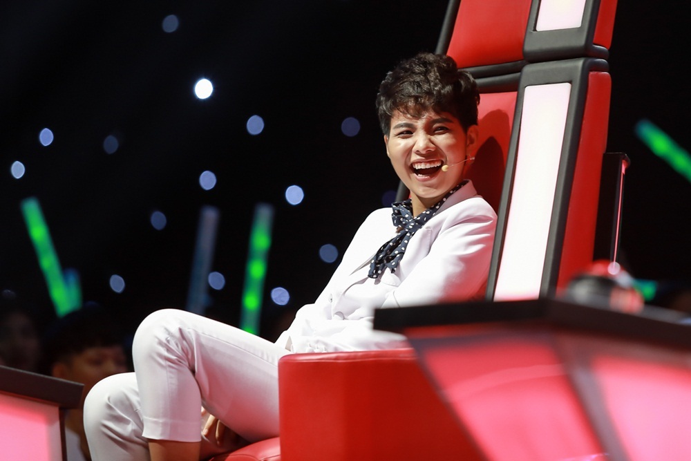 Giữa scandal, ghế HLV Vũ Cát Tường tại The Voice Kid vẫn được bảo toàn - 1 Chiếc ghế HLV của Vũ Cát Tường vẫn được bảo toàn sau loạt scandal.