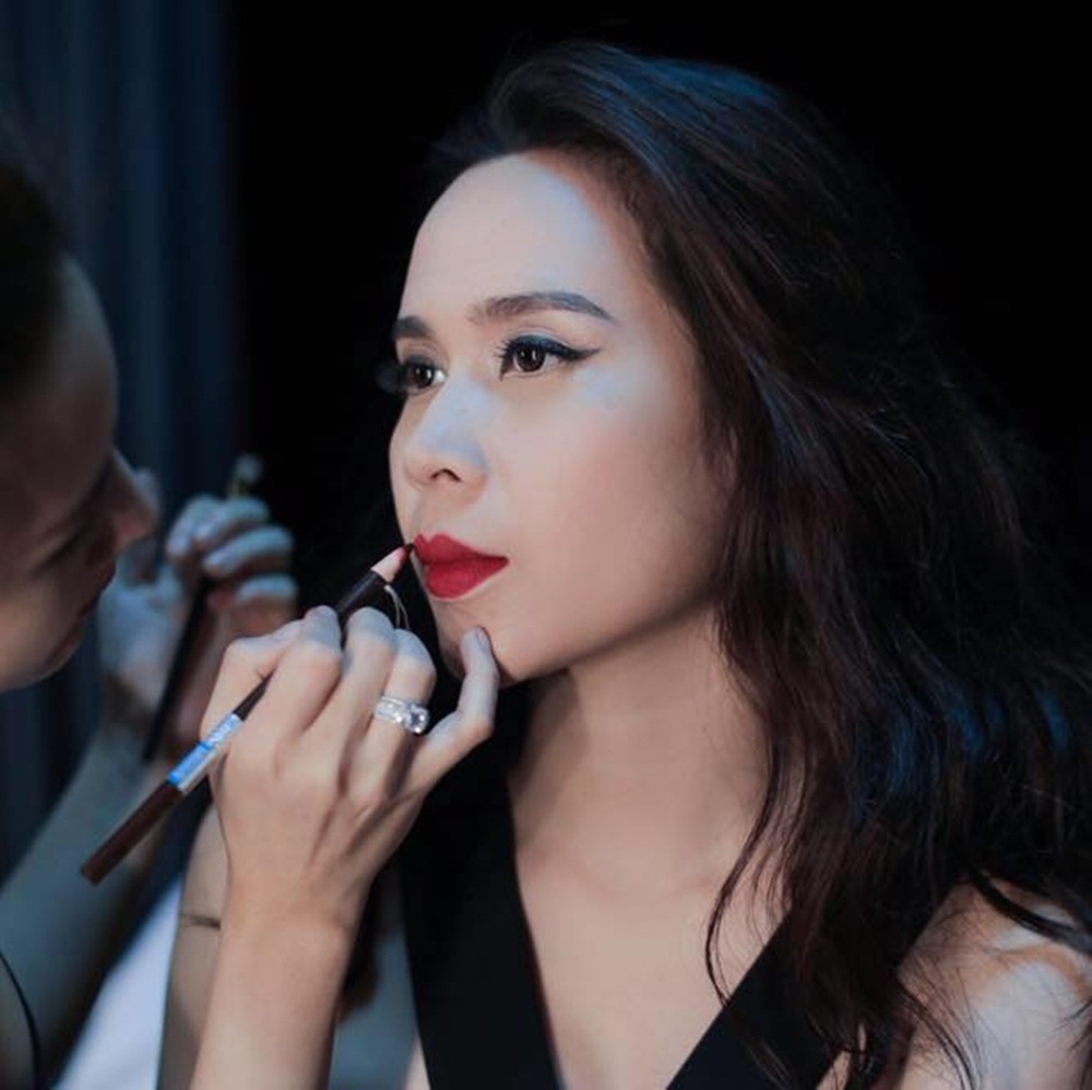 Lưu Hương Giang phản pháo quan điểm lỗi thời về “mẹ bỉm sữa” - 4 Gout thời trang những năm trở lại đây của Lưu Hương Giang hiện đại, sang chảnh hơn hẳn thưở mới vào nghề.