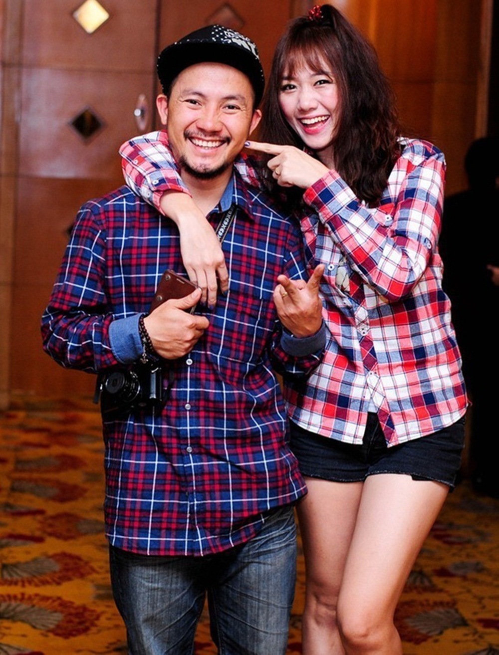 Hari Won và hành trình từ cô gái ngây thơ đến thở cũng ra... scandal - 1 Những ngày đầu dấn thân showbiz Việt, Hari Won được công chúng biết đến với danh xưng bạn gái rapper Tiến Đạt.