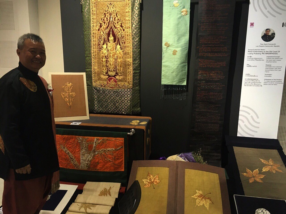 NTK Lào với những nét thêu truyền thống bằng chỉ vàng thật.