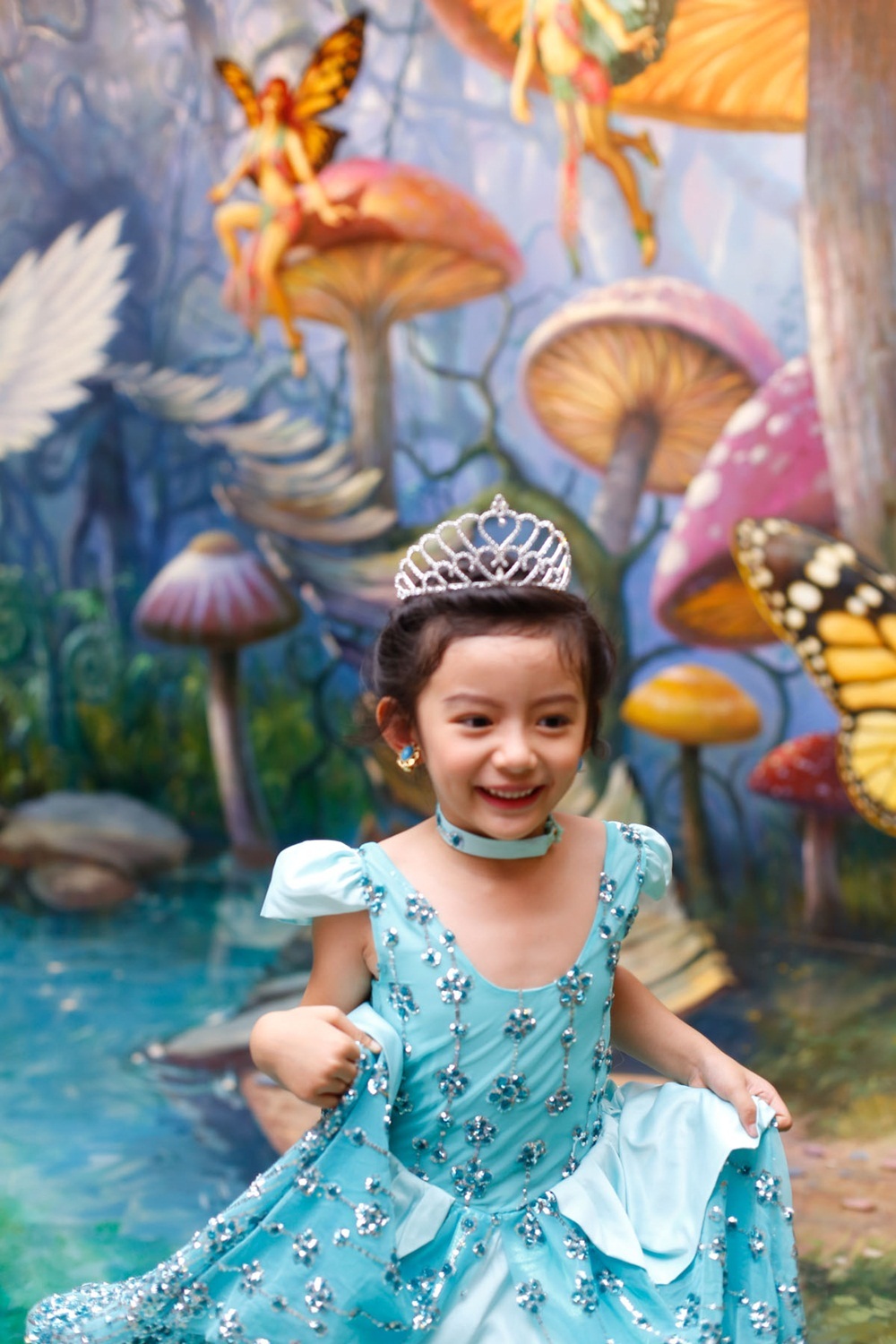 Đầm xòe công chúa là trang phục Chiko yêu thích nhất và sở hữu rất nhiều trong tủ đồ.