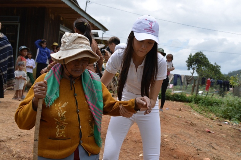 Được biết Á hậu Lệ Hằng có kế hoạch cùng đơn vị quản lý sẽ thực hiện dự án xây thiện nguyện tại quê hương Đà Nẵng – Quảng Nam cho hộ nghèo và các bệnh nhi trong thời gian tới.