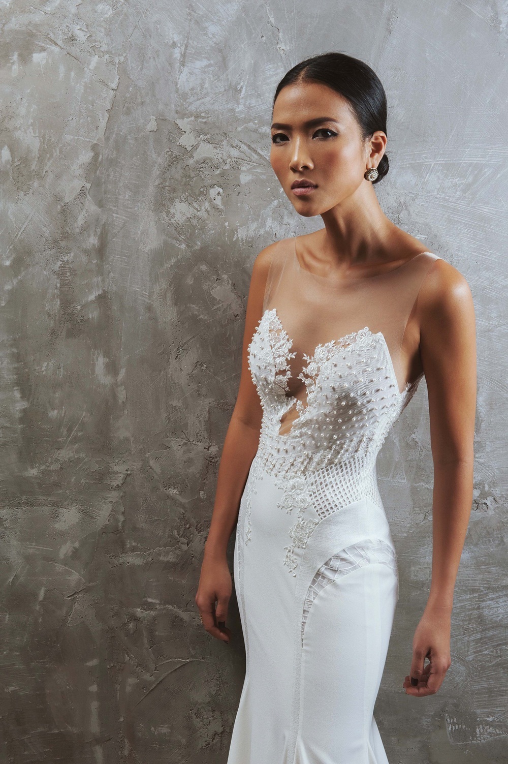 Chỉ sau một tháng sang Việt Nam, người đàn ông đến từ nước Đức có cái tên Claas Schaberg đã chủ động làm quen với người mẫu Bằng Lăng vì ấn tượng ngay từ cái nhìn đầu tiên.